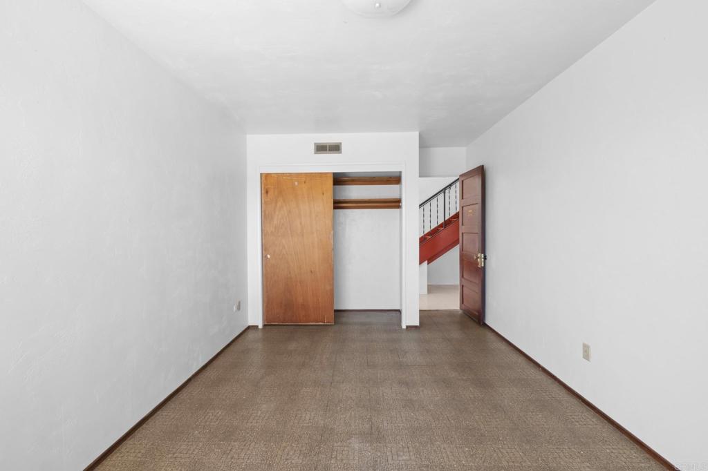 https://media.crmls.org/mediaz/7dd8a805-ff36-4aaf-98bd-5901e9938026.jpg?preset=X-Large