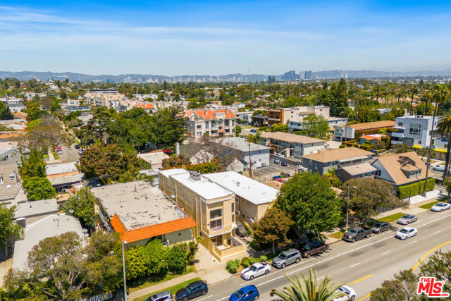 12021 Washington Place, Los Angeles, California 90066, ,Multi-Family,For Sale,Washington,24393291