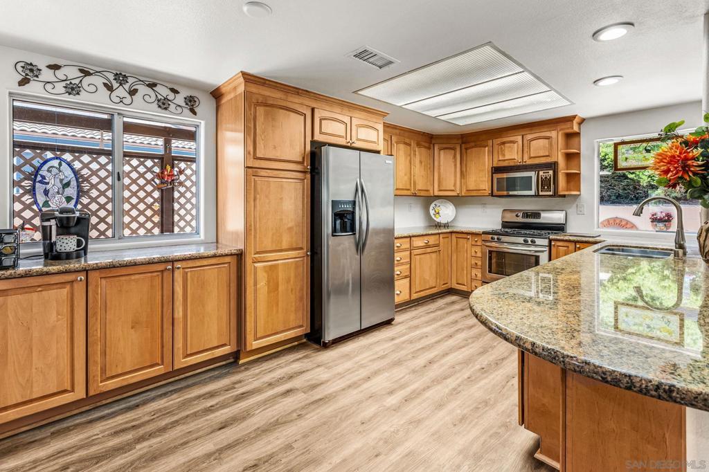 MLS #250043092SD image #13