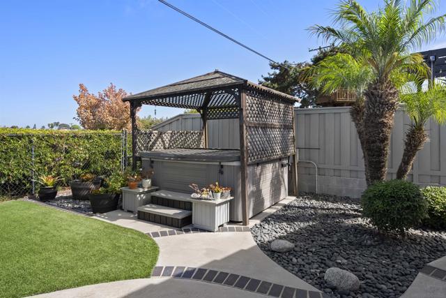 1151 Catalina Boulevard, San Diego CA: https://media.crmls.org/mediaz/7dd94c85-cd42-43a5-a35d-315214fbd75c.jpg