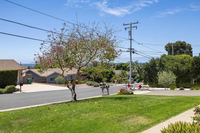 1440 Forest Avenue, Carlsbad CA: https://media.crmls.org/mediaz/7dd9caa4-627b-4768-b470-528a0141dc11.jpg