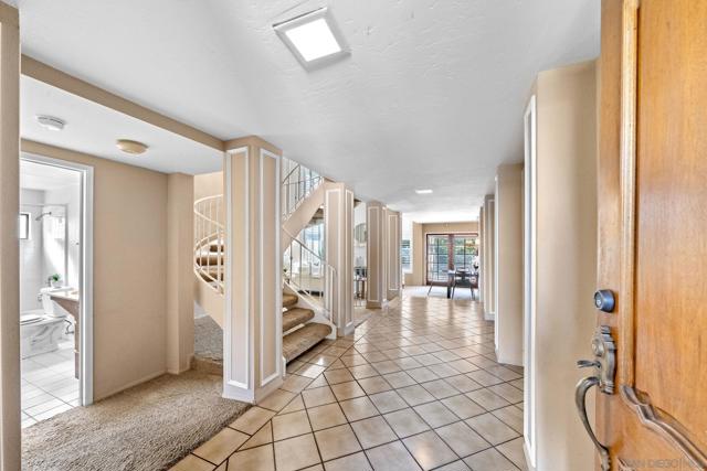 12417 Shropshire Lane, San Diego CA: https://media.crmls.org/mediaz/7dda3b68-7ea1-4342-83a4-7edf9eb40e62.jpg