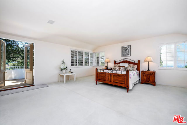 11080 Chalon Road, Los Angeles CA: https://media.crmls.org/mediaz/7dda6ada-7009-4cf0-9b1c-2e57e2309c29.jpg