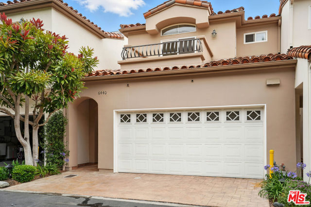 6440 Lunita Road, Malibu CA: https://media.crmls.org/mediaz/7ddabd29-b29d-4723-8838-23080b154717.jpg