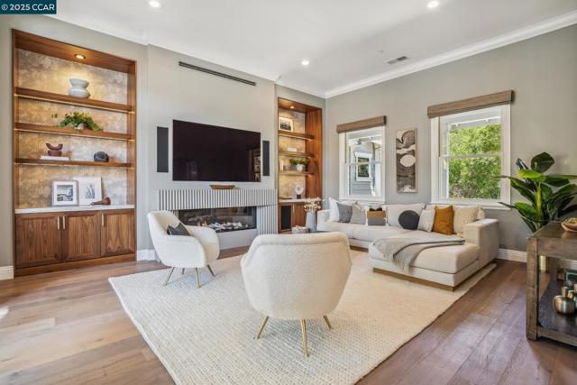 10 Candlelight Lane, Lafayette CA: https://media.crmls.org/mediaz/7ddb169b-84aa-482c-b98e-0961c8844eeb.jpg