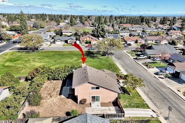 1425 Forest Dr, Turlock CA: https://media.crmls.org/mediaz/7ddc3b57-9415-4b4a-948e-e869d5f05323.jpg