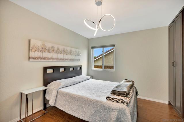 1976 Vineyard Ave, Vista CA: https://media.crmls.org/mediaz/7ddc6cbd-b368-4efa-a601-119c416bf997.jpg