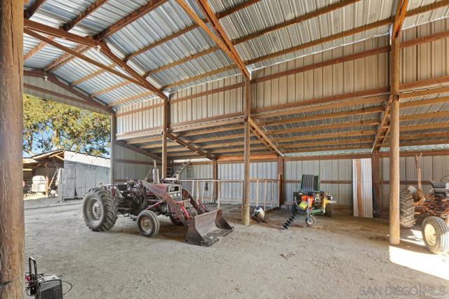 43023 Highway 79, Aguanga CA: https://media.crmls.org/mediaz/7ddc8817-6fbd-4af1-99f1-b777d944a614.jpg