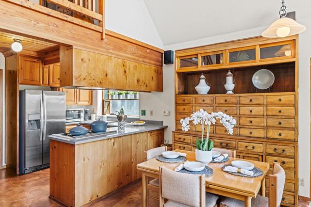 994 Laurel Grove Drive, Soquel CA: https://media.crmls.org/mediaz/7ddd6ee3-9f34-49cd-87ea-de478cd40a17.jpg