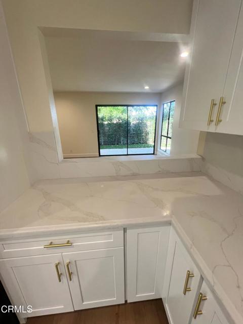 Detail Gallery Image 17 of 34 For 889 Shadow Lake Dr, Thousand Oaks,  CA 91360 - 3 Beds | 2/1 Baths