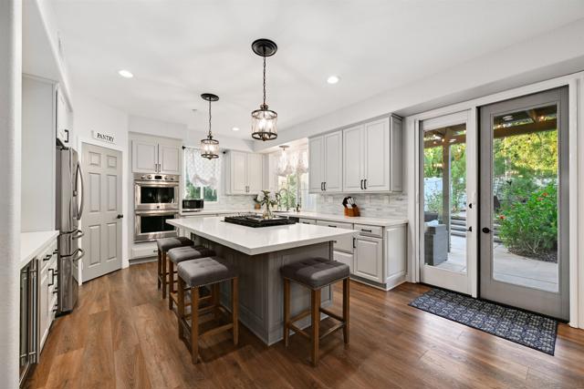 3140 Willow Creek Pl, Escondido CA: https://media.crmls.org/mediaz/7dde808a-a4a7-42a6-b8a2-191582597891.jpg