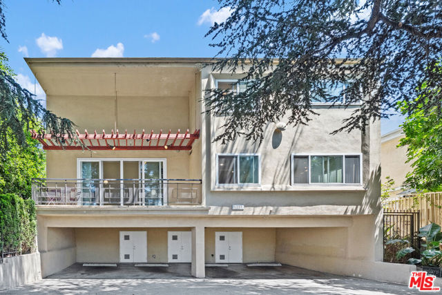 1127 15th Street, Santa Monica CA: https://media.crmls.org/mediaz/7dde8671-b5cf-412d-bdc1-17e0ee696e9d.jpg