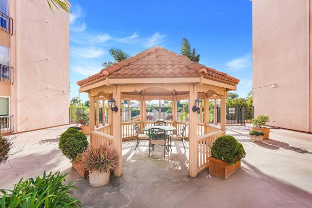 4730 Noyes ST, San Diego CA: https://media.crmls.org/mediaz/7ddf210e-1e73-430b-975d-f8bf7abbd195.jpg