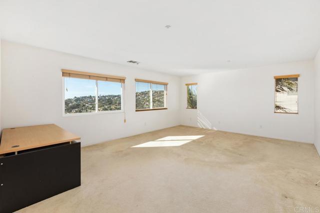 Detail Gallery Image 16 of 35 For 10067 Challenger Cir, Spring Valley,  CA 91978 - 3 Beds | 2/1 Baths