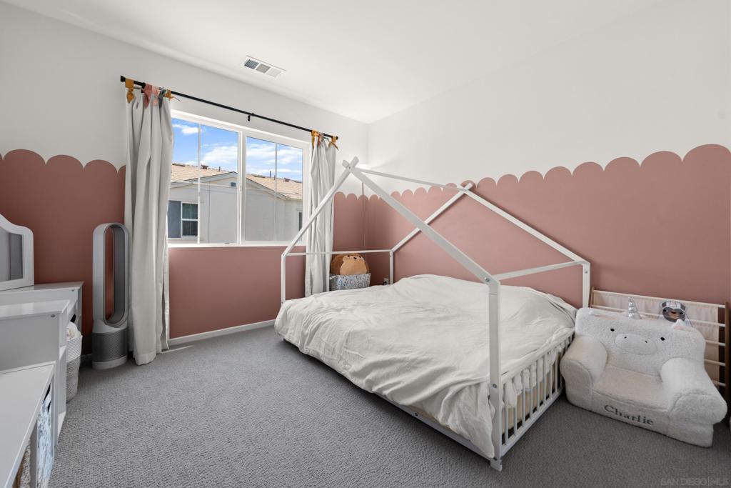 MLS #250034988SD img 22