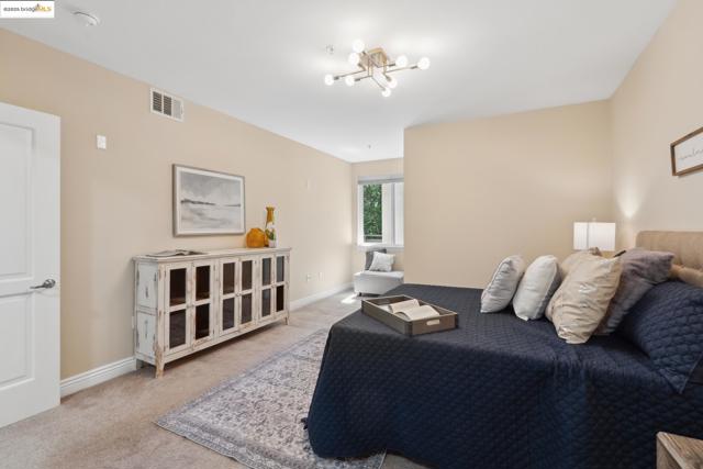 1310 Creekside Dr, Walnut Creek CA: https://media.crmls.org/mediaz/7de05351-0931-410d-bf5d-45c1b6edef81.jpg