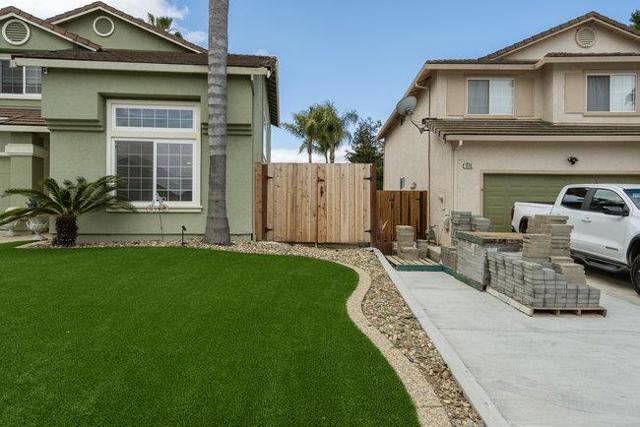 1650 Mimosa Street, Hollister CA: https://media.crmls.org/mediaz/7de08b87-8f51-4d09-aed3-5a7c1f855fb1.jpg