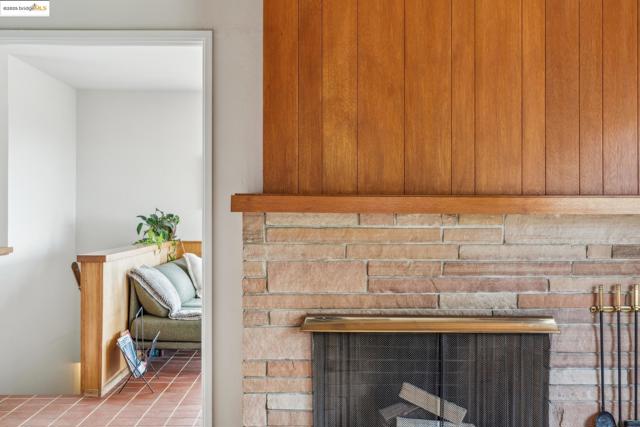 8499 Aster Ave, Oakland CA: https://media.crmls.org/mediaz/7de09619-fd76-4c4d-bedb-6efb6cc0fd40.jpg