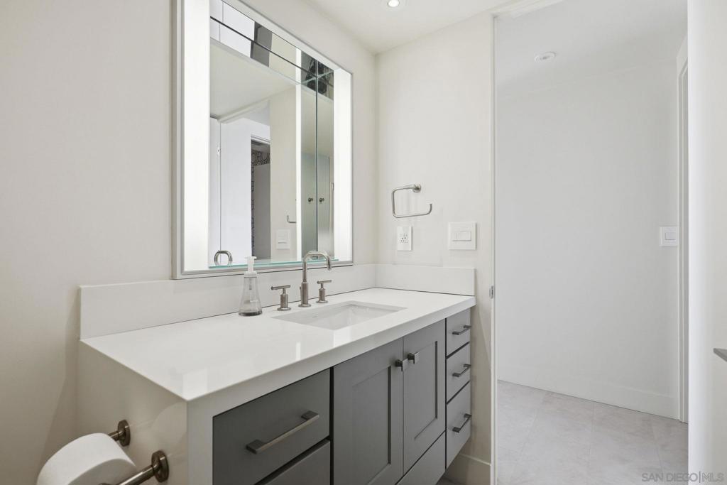 2500 Torrey Pines Rd - photo 18