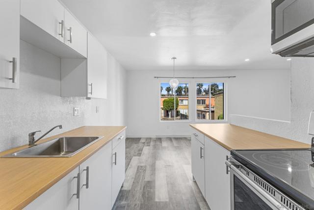 1641 Pentecost Way, San Diego CA: https://media.crmls.org/mediaz/7de26976-7703-4fcc-a1ca-24045ede2edf.jpg