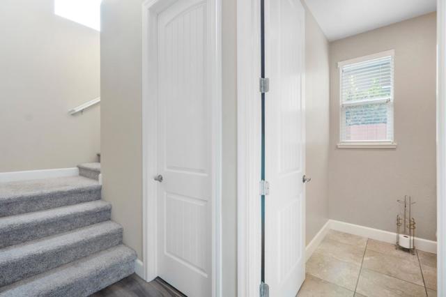 1551 Lily Court, Hollister CA: https://media.crmls.org/mediaz/7de35a16-a33a-4376-bfbc-b5310b9e5edf.jpg