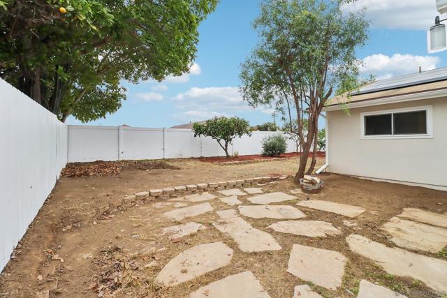 1422 Thermal Ave, San Diego CA: https://media.crmls.org/mediaz/7de3e1c9-9bc0-4686-b9e2-295ecc3ac9ac.jpg