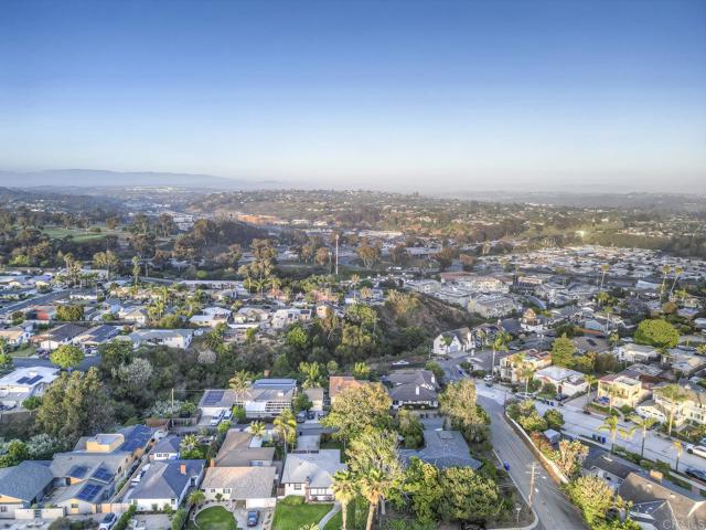 644 Grant Street, Oceanside CA: https://media.crmls.org/mediaz/7de3fef3-c131-49a9-bfc0-9ea37501c63c.jpg