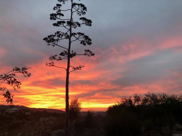 29730 Red Mountain Road, Valley Center CA: https://media.crmls.org/mediaz/7de4c87b-58d0-487a-ae03-d695cc65a92e.jpg