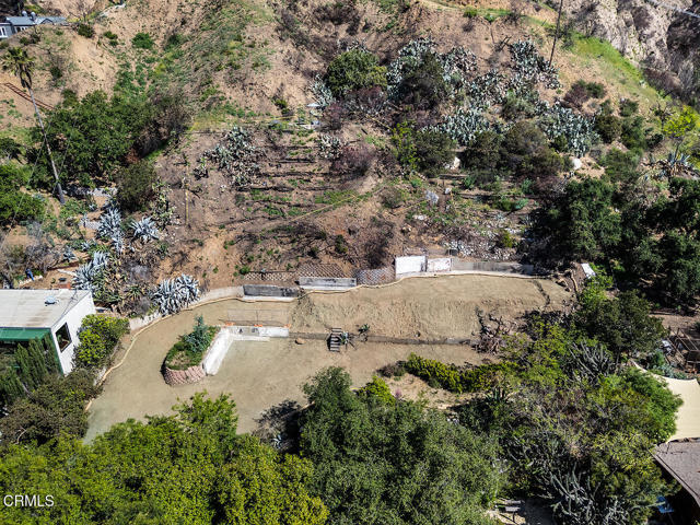2115 Pinecrest Dr, Altadena CA: https://media.crmls.org/mediaz/7de4cd69-4426-4078-9377-efde17f85e7d.jpg