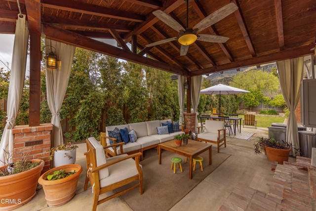 1009 Grandview Avenue, Ojai CA: https://media.crmls.org/mediaz/7de58382-d142-4b38-8cf7-17d753bb984d.jpg