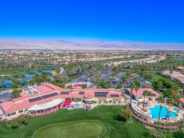 44010 Royal Troon Drive Drive, Indio CA: https://media.crmls.org/mediaz/7de59269-48e8-4d62-9768-fb629ba7d2ea.jpg