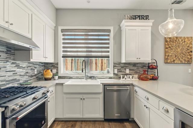 124 Barias Place, Pleasanton CA: https://media.crmls.org/mediaz/7de59a15-bf79-49c5-b499-1d04e9d0c7b7.jpg