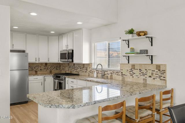 Detail Gallery Image 14 of 44 For 5125 Wooley Rd #5,  Oxnard,  CA 93035 - 2 Beds | 2 Baths