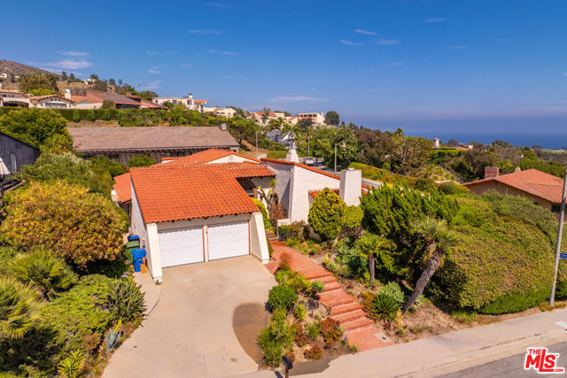 Drew Fenton | 3636 Malibu Country Drive Malibu CA | MLS: 7494351 Drew Fenton | 3636 Malibu Country Drive Malibu CA | MLS: 7494351