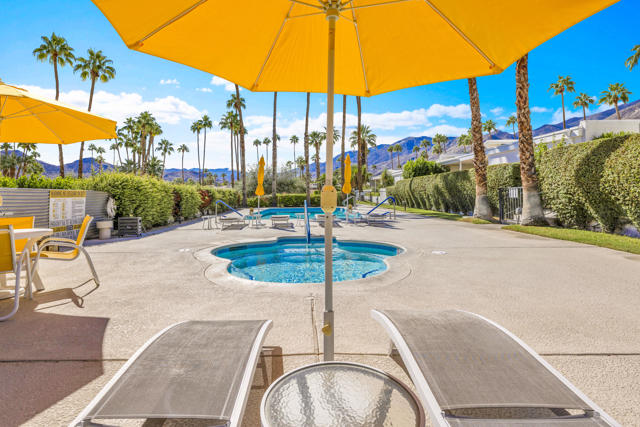 2400 S Palm Canyon Drive, Palm Springs CA: https://media.crmls.org/mediaz/7de7d012-cbbd-43bf-8d9d-793ce2a097d8.jpg
