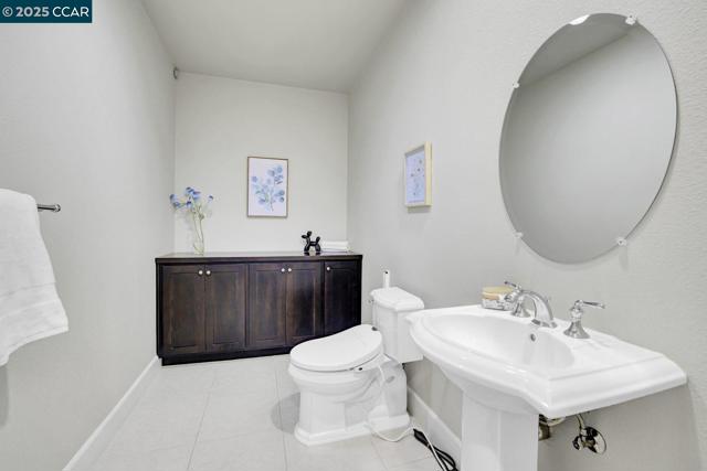 131 Wittenham Ct, San Ramon CA: https://media.crmls.org/mediaz/7de97928-2bb0-4380-84e7-5880b04daa5d.jpg