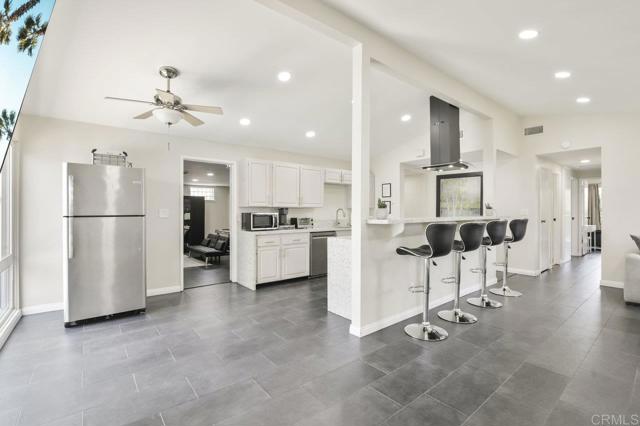 Detail Gallery Image 9 of 32 For 9452 Larrabee Ave, San Diego,  CA 92123 - 4 Beds | 3 Baths