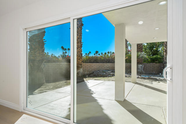 77787 Saint Croix Drive, Palm Desert CA: https://media.crmls.org/mediaz/7dea35e0-65ff-4232-a96e-432078916c7a.jpg