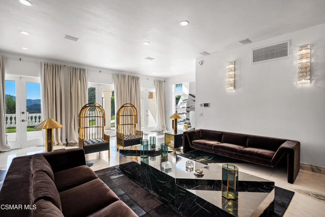 25665 Mulholland Highway, Calabasas CA: https://media.crmls.org/mediaz/7dea5d97-a65e-4262-bbe6-1226b5b2c26b.jpg