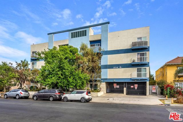 214 S Alexandria Avenue, Los Angeles CA: https://media.crmls.org/mediaz/7dea9d5a-e870-439f-96fe-a750e17191be.jpg