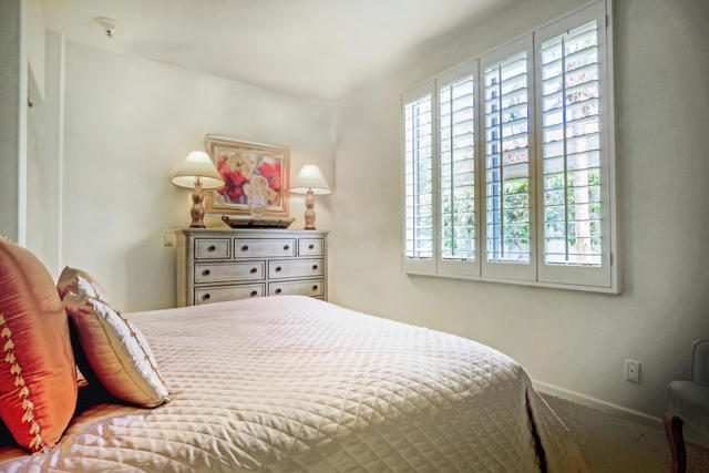 371 Indian Ridge Drive, Palm Desert CA: https://media.crmls.org/mediaz/7deacbec-da4f-48a9-92df-9ef248fc5403.jpg