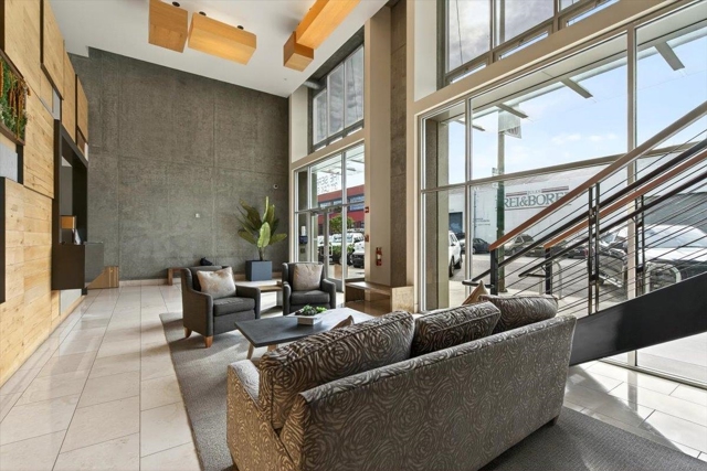 311 Oak St, Oakland CA: https://media.crmls.org/mediaz/7deb6ee1-eb37-4a4e-a22d-344fd2ed13ad.jpg