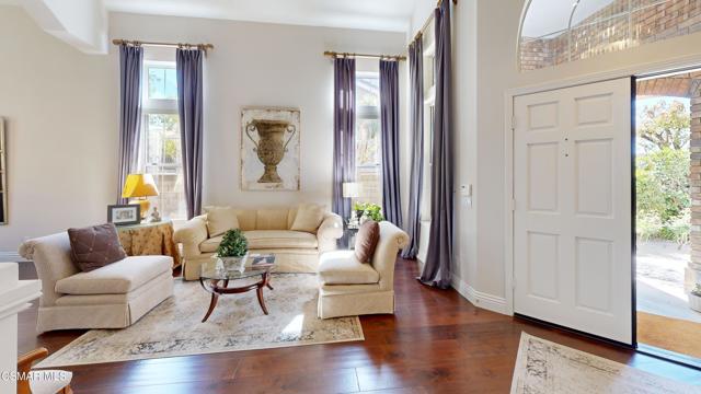 2343 Solway Court, Thousand Oaks CA: https://media.crmls.org/mediaz/7dec3bcd-6dcf-4daf-874e-b683854a270e.jpg