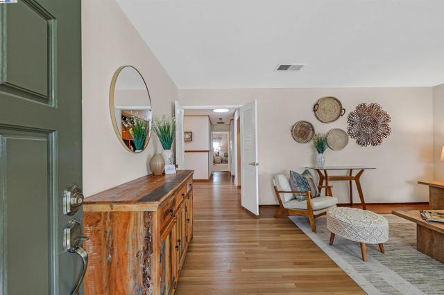 4601 Hampshire Way, Fremont CA: https://media.crmls.org/mediaz/7dec797c-9048-4ff2-b3c7-b6b53d0e4c28.jpg