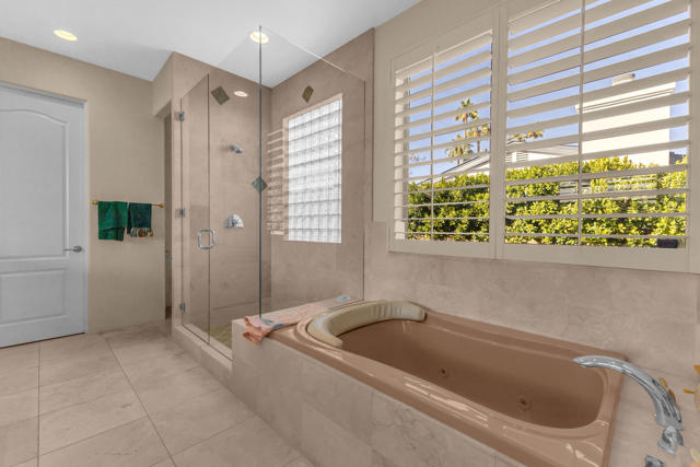 Image 14 of 35 For 2438 S Caliente Drive