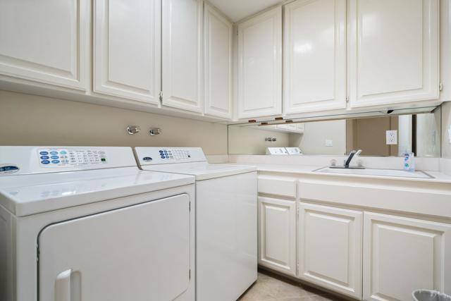 140 Columbia Drive, Rancho Mirage CA: https://media.crmls.org/mediaz/7dec9ff6-e323-48fd-abb8-137047d2090b.jpg