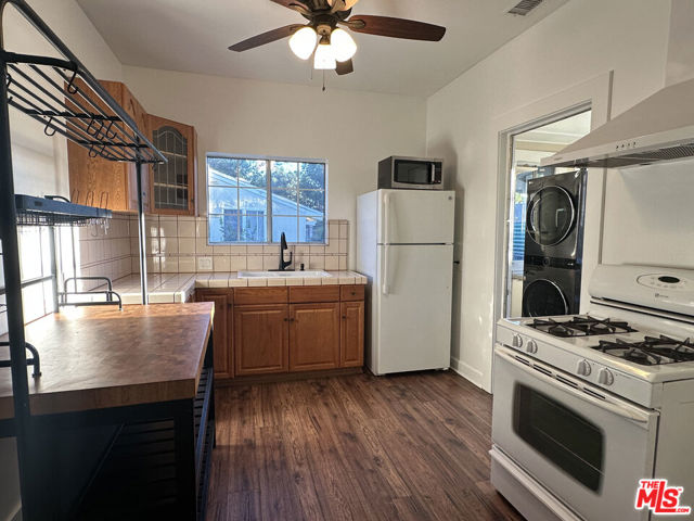 437 S Avenue 20, Los Angeles CA: https://media.crmls.org/mediaz/7ded3e5b-f27b-4539-b994-3ec86a0bcba9.jpg