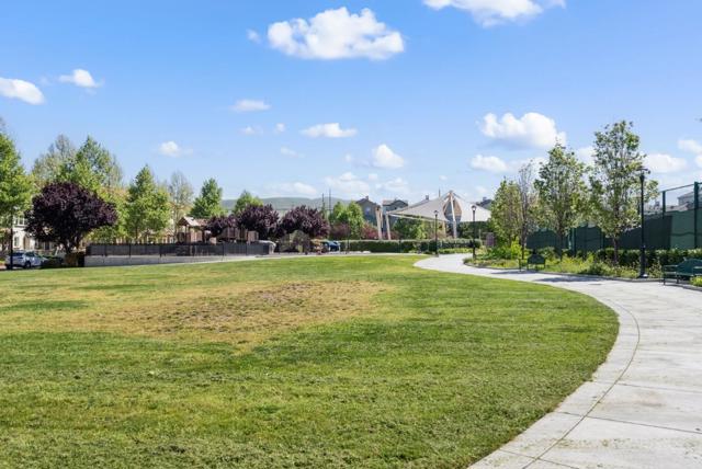 712 Amalfi Loop, Milpitas CA: https://media.crmls.org/mediaz/7dedaa53-0add-4c0e-a8b3-2250818cdac0.jpg