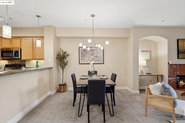 1310 Creekside Dr, Walnut Creek CA: https://media.crmls.org/mediaz/7dee162c-754e-45a7-85c2-b97c80dabaa4.jpg