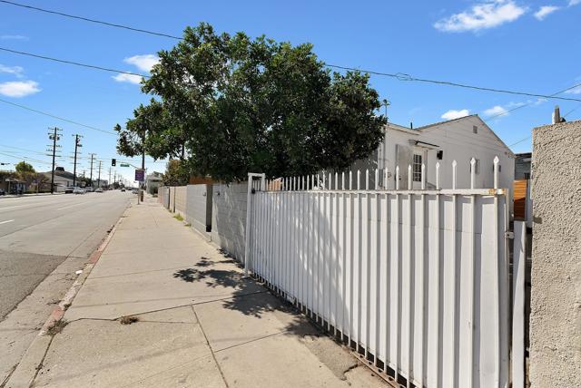 Detail Gallery Image 30 of 34 For 10517 S Normandie Ave., Los Angeles,  CA 90044 - 3 Beds | 1/1 Baths